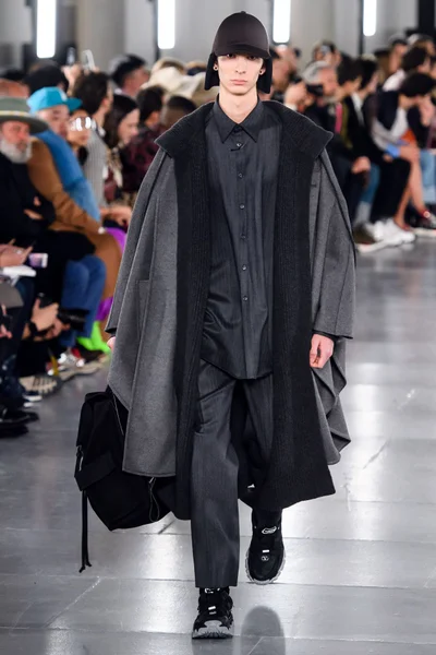 Look 19